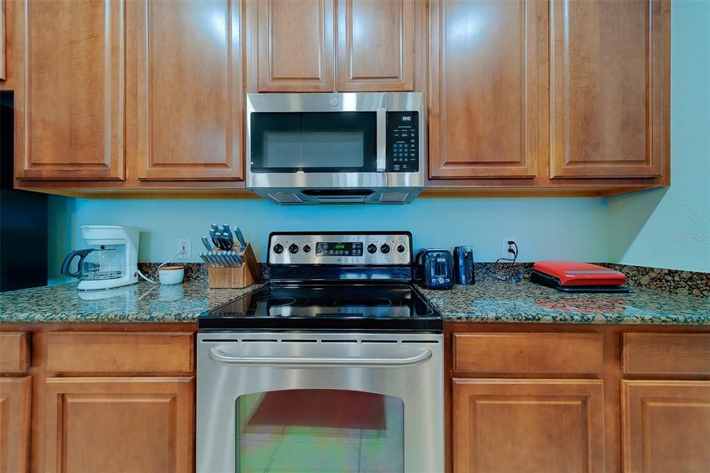 For Sale: $409,900 (2 beds, 2 baths, 1730 Square Feet)