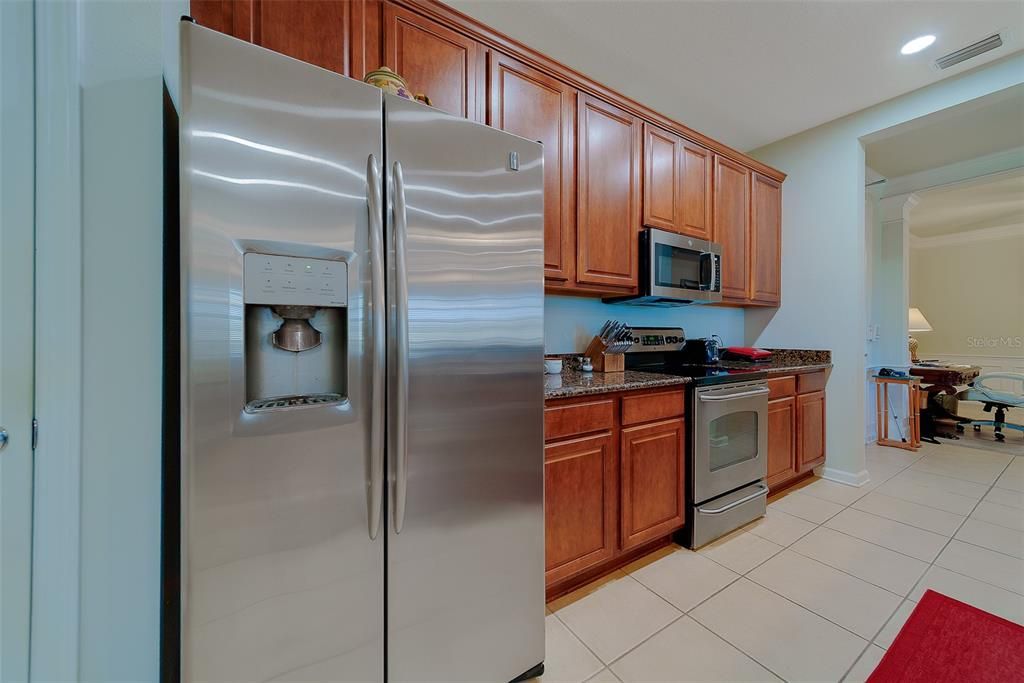 For Sale: $409,900 (2 beds, 2 baths, 1730 Square Feet)