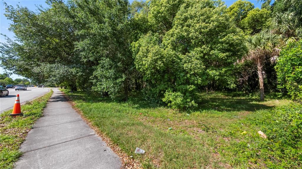 For Sale: $2,500,000 (4.40 acres)