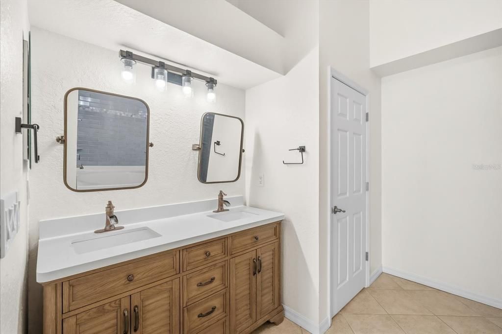 待售: $285,000 (3 贝兹, 2 浴室, 1782 平方英尺)