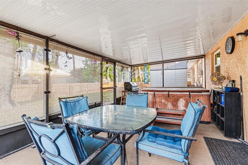 For Sale: $278,000 (3 beds, 2 baths, 1275 Square Feet)