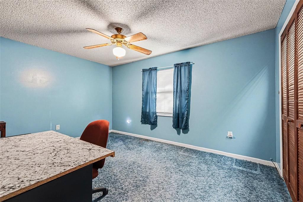 For Sale: $278,000 (3 beds, 2 baths, 1275 Square Feet)