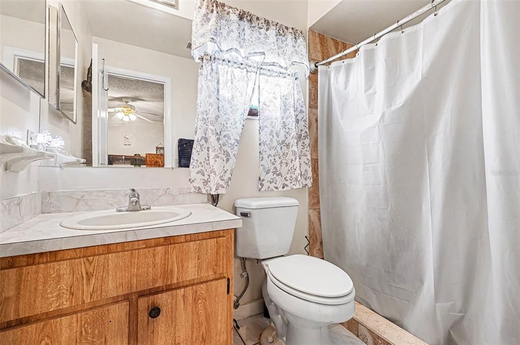 For Sale: $278,000 (3 beds, 2 baths, 1275 Square Feet)