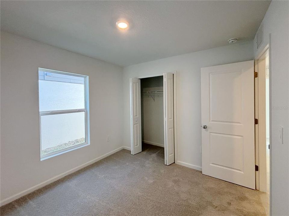 В аренду: $1,950 (4 спален, 2 ванн, 1824 Квадратных фут)