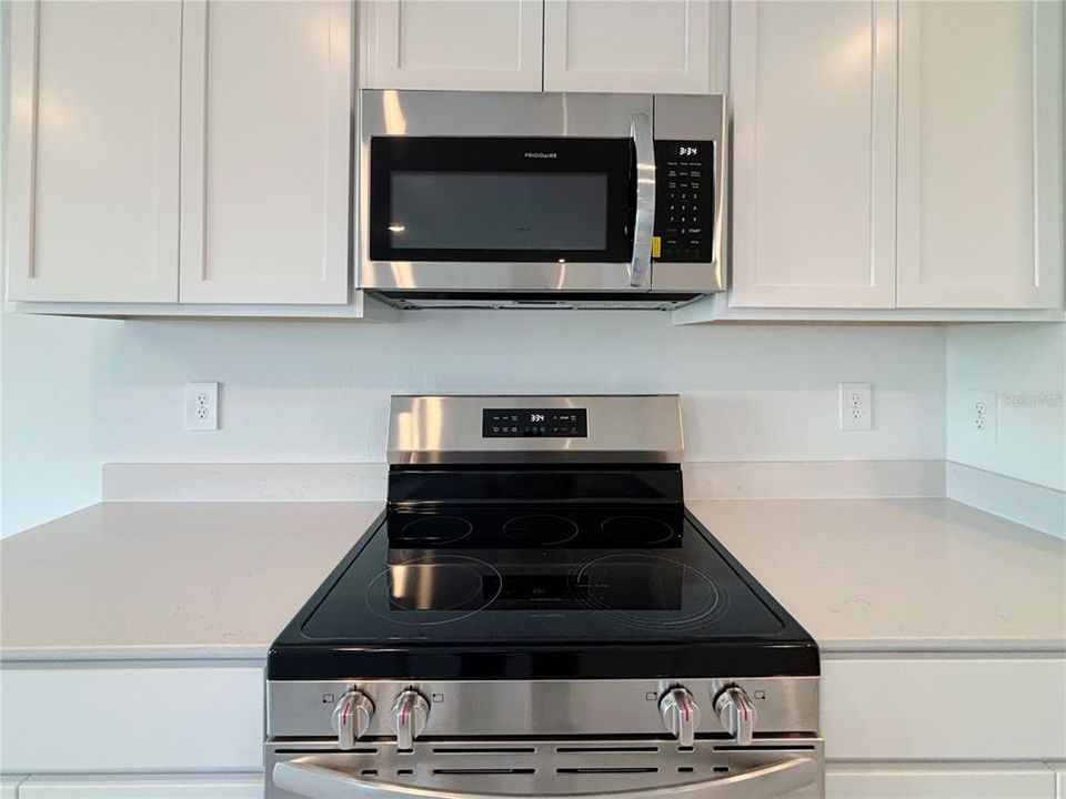 В аренду: $1,950 (4 спален, 2 ванн, 1824 Квадратных фут)