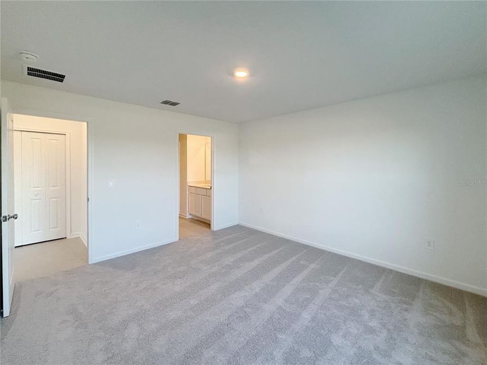 В аренду: $1,950 (4 спален, 2 ванн, 1824 Квадратных фут)