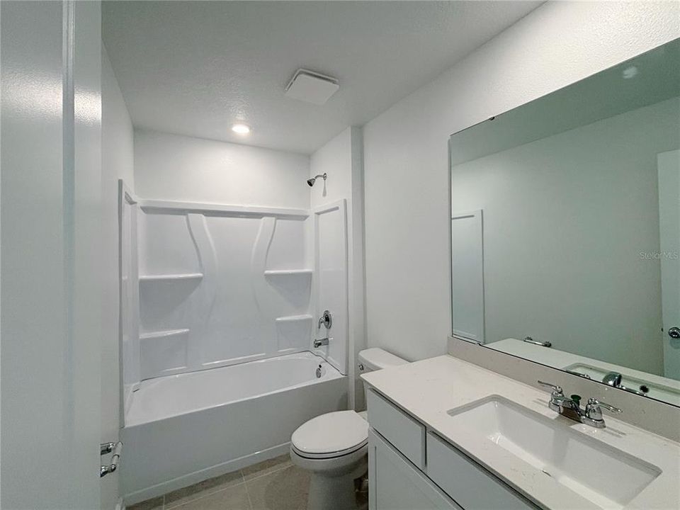 В аренду: $1,950 (4 спален, 2 ванн, 1824 Квадратных фут)