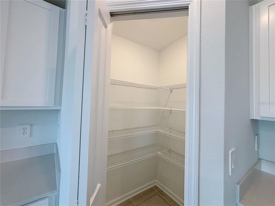 В аренду: $1,950 (4 спален, 2 ванн, 1824 Квадратных фут)