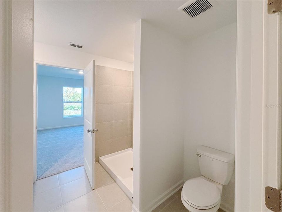 В аренду: $1,950 (4 спален, 2 ванн, 1824 Квадратных фут)