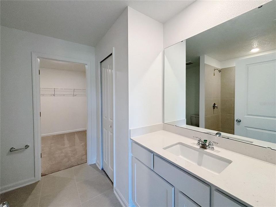 В аренду: $1,950 (4 спален, 2 ванн, 1824 Квадратных фут)