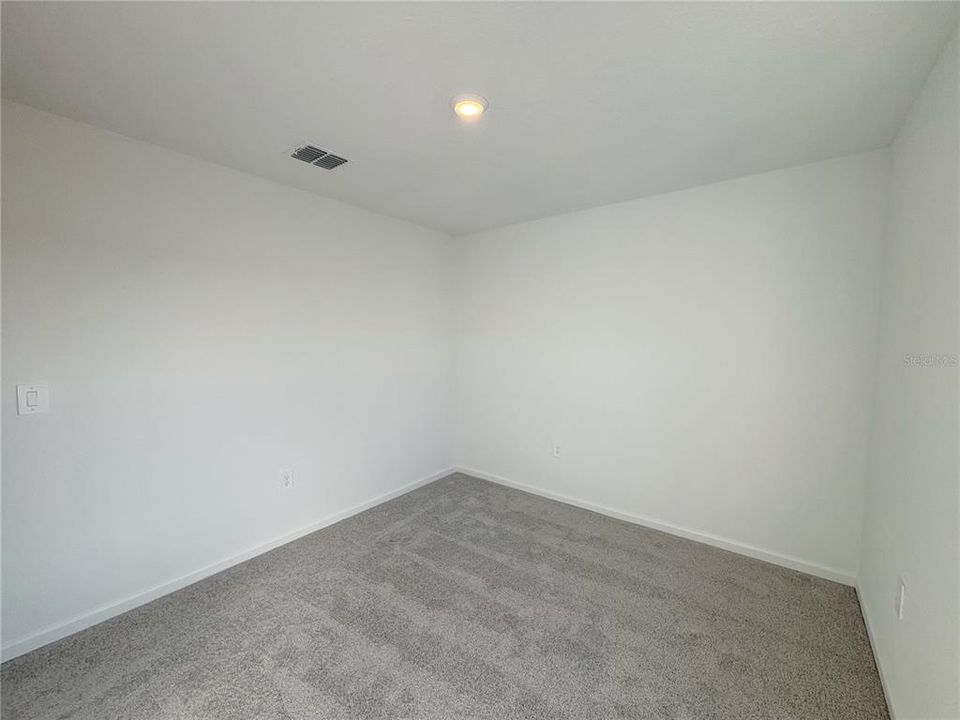 В аренду: $1,950 (4 спален, 2 ванн, 1824 Квадратных фут)