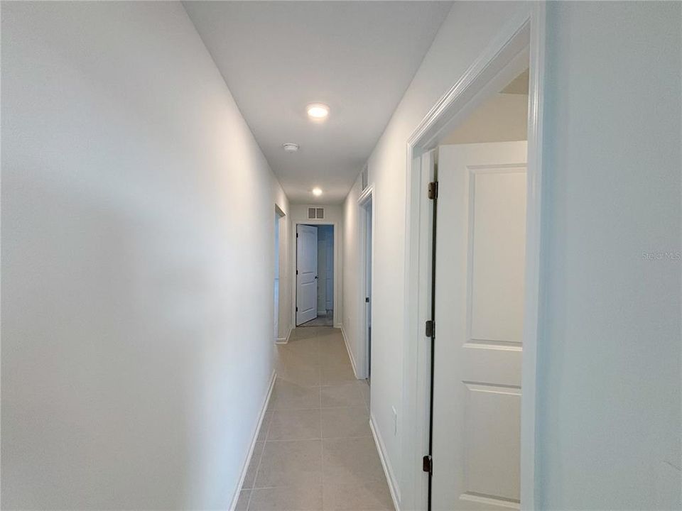 В аренду: $1,950 (4 спален, 2 ванн, 1824 Квадратных фут)