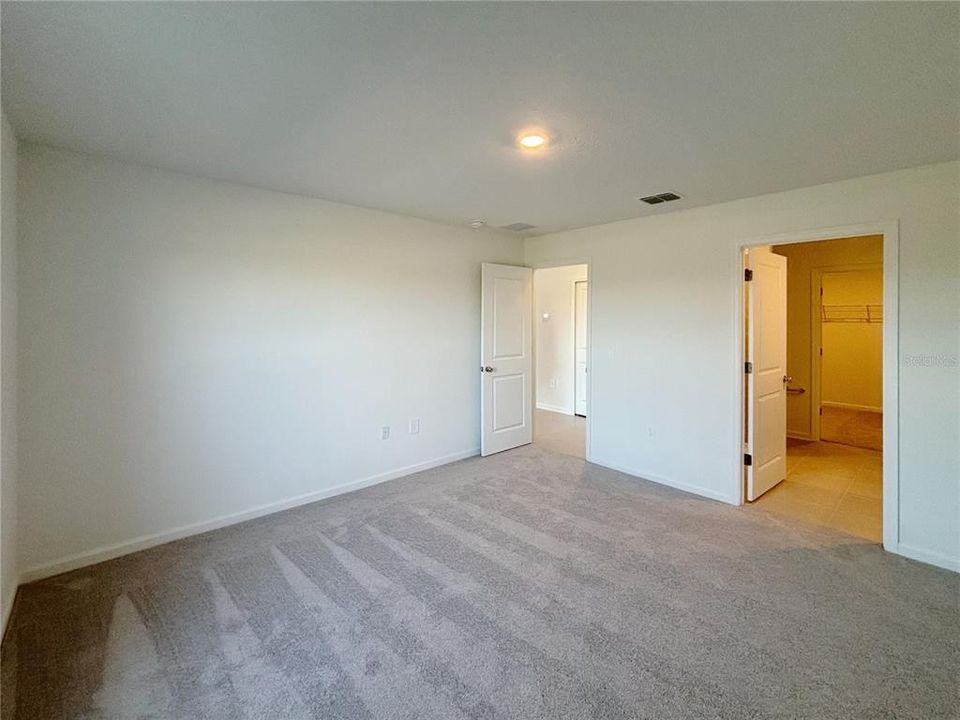 В аренду: $1,950 (4 спален, 2 ванн, 1824 Квадратных фут)