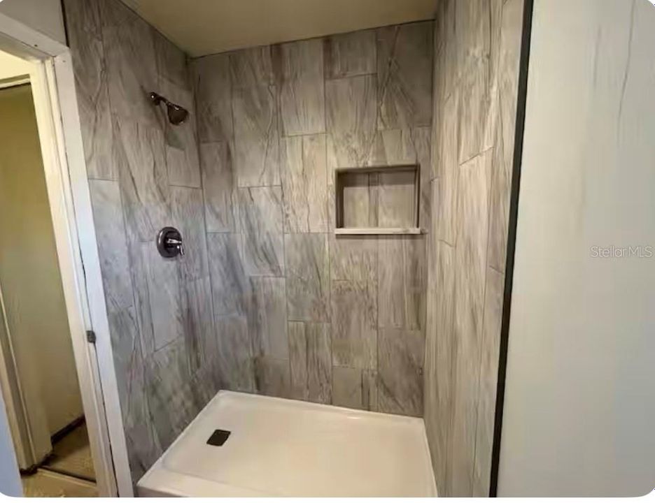 待售: $199,000 (2 贝兹, 2 浴室, 1100 平方英尺)