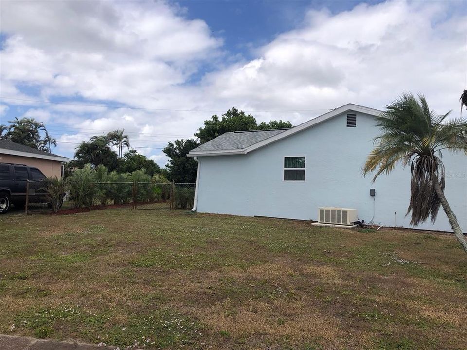 待售: $199,000 (2 贝兹, 2 浴室, 1100 平方英尺)