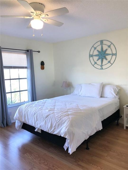 待售: $199,000 (2 贝兹, 2 浴室, 1100 平方英尺)