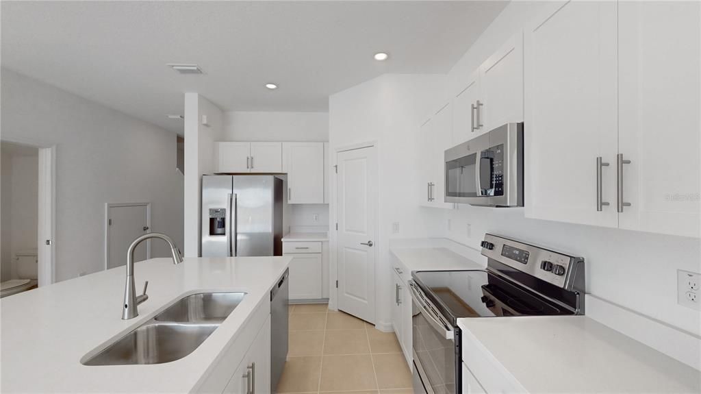 En Renta: $2,300 (3 camas, 2 baños, 1373 Pies cuadrados)