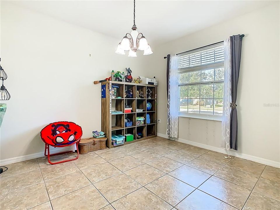 For Sale: $399,000 (3 beds, 2 baths, 1541 Square Feet)