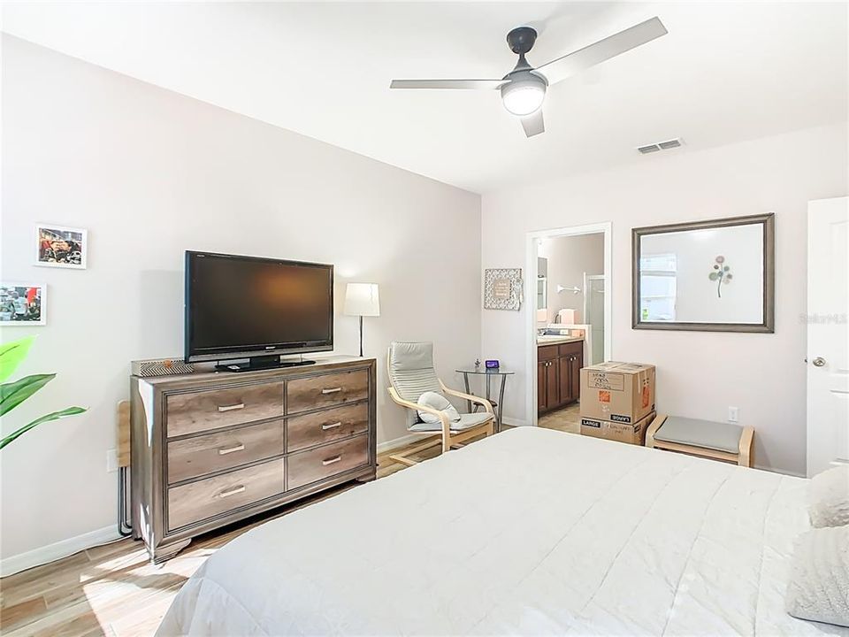 For Sale: $399,000 (3 beds, 2 baths, 1541 Square Feet)