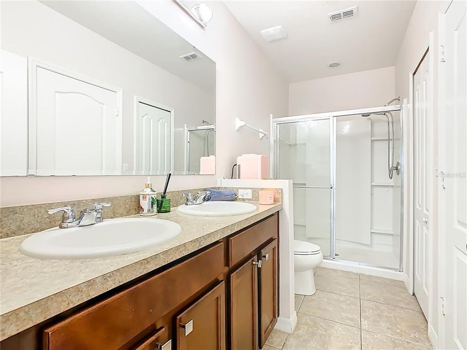 For Sale: $399,000 (3 beds, 2 baths, 1541 Square Feet)