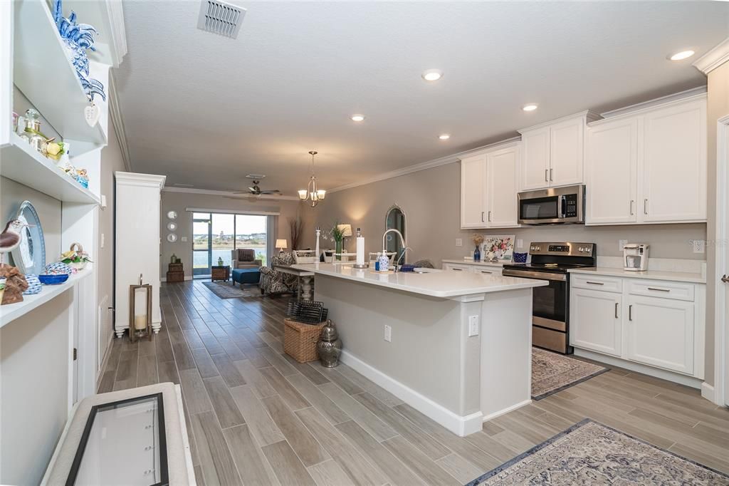 For Sale: $245,000 (2 beds, 2 baths, 1405 Square Feet)