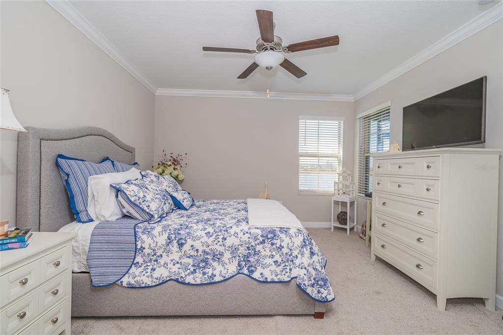 For Sale: $245,000 (2 beds, 2 baths, 1405 Square Feet)