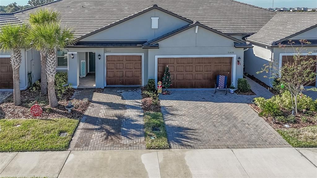 For Sale: $245,000 (2 beds, 2 baths, 1405 Square Feet)