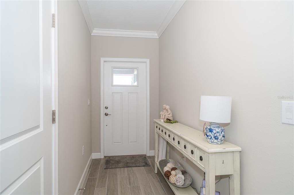 For Sale: $245,000 (2 beds, 2 baths, 1405 Square Feet)