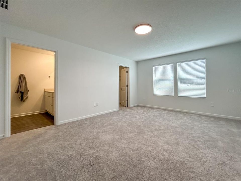 В аренду: $1,800 (3 спален, 2 ванн, 1657 Квадратных фут)