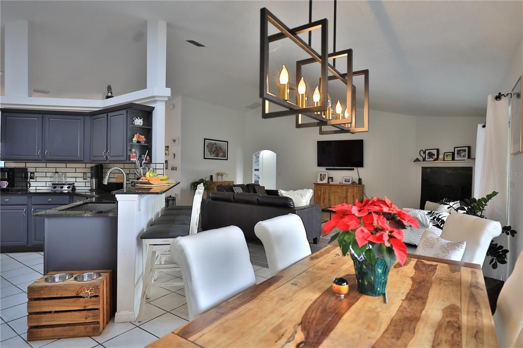 На продажу: $1,144,725 (3 спален, 2 ванн, 2372 Квадратных фут)