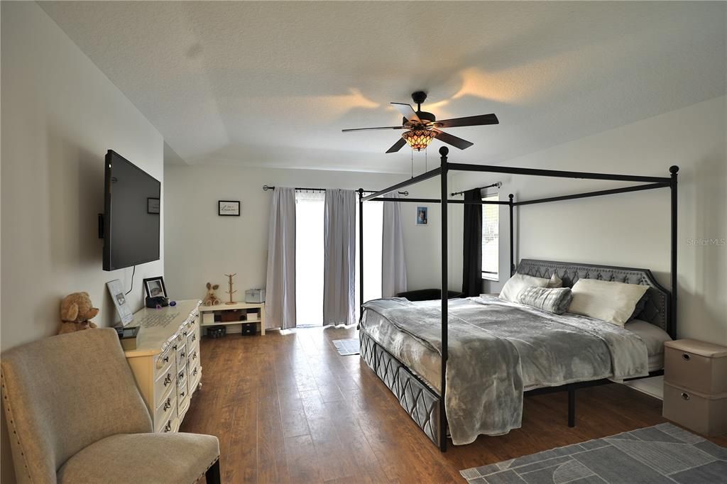 На продажу: $1,144,725 (3 спален, 2 ванн, 2372 Квадратных фут)