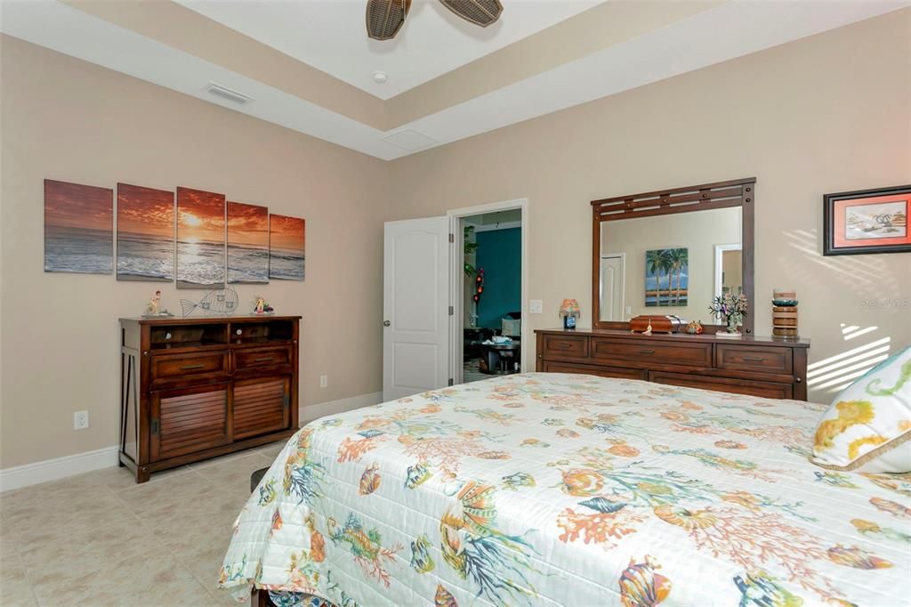 На продажу: $500,000 (3 спален, 2 ванн, 1805 Квадратных фут)