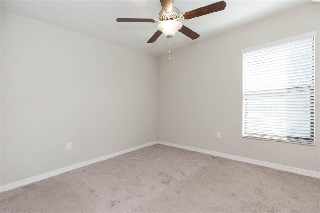 На продажу: $310,000 (4 спален, 2 ванн, 1810 Квадратных фут)