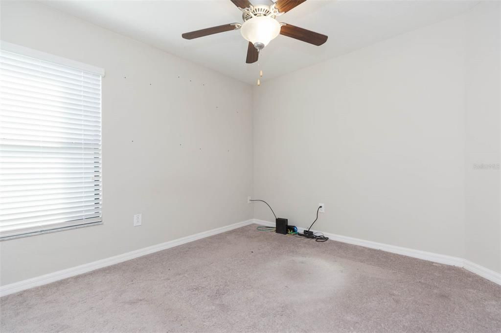 На продажу: $310,000 (4 спален, 2 ванн, 1810 Квадратных фут)