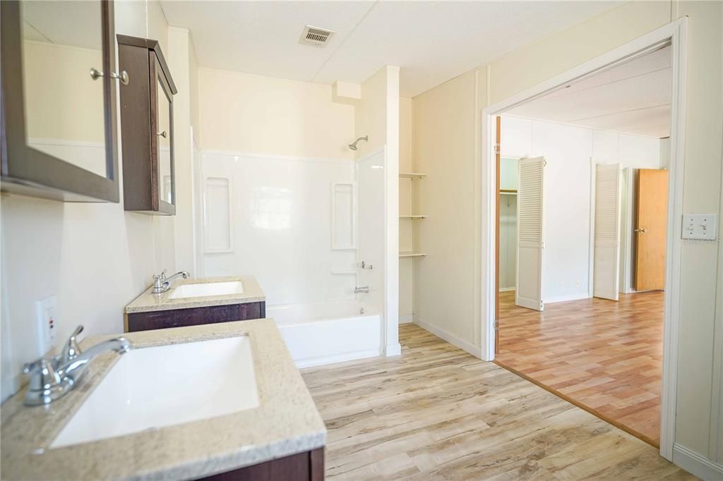 待售: $199,900 (3 贝兹, 2 浴室, 1512 平方英尺)