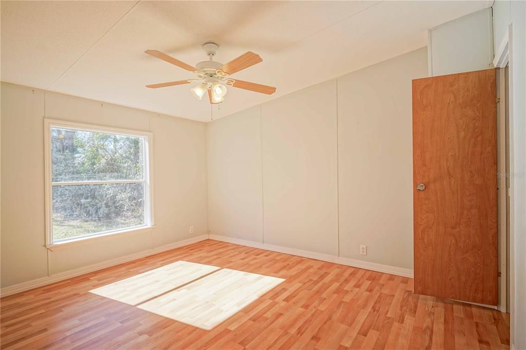 待售: $199,900 (3 贝兹, 2 浴室, 1512 平方英尺)