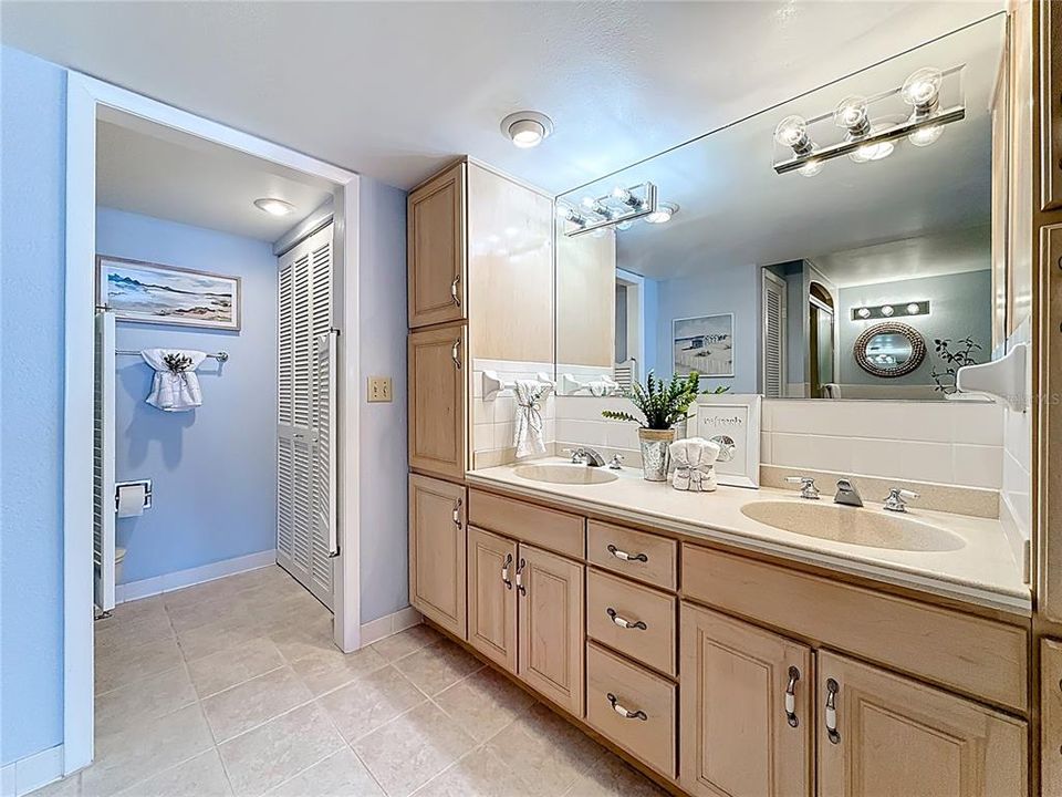 En Venta: $874,900 (2 camas, 2 baños, 2170 Pies cuadrados)