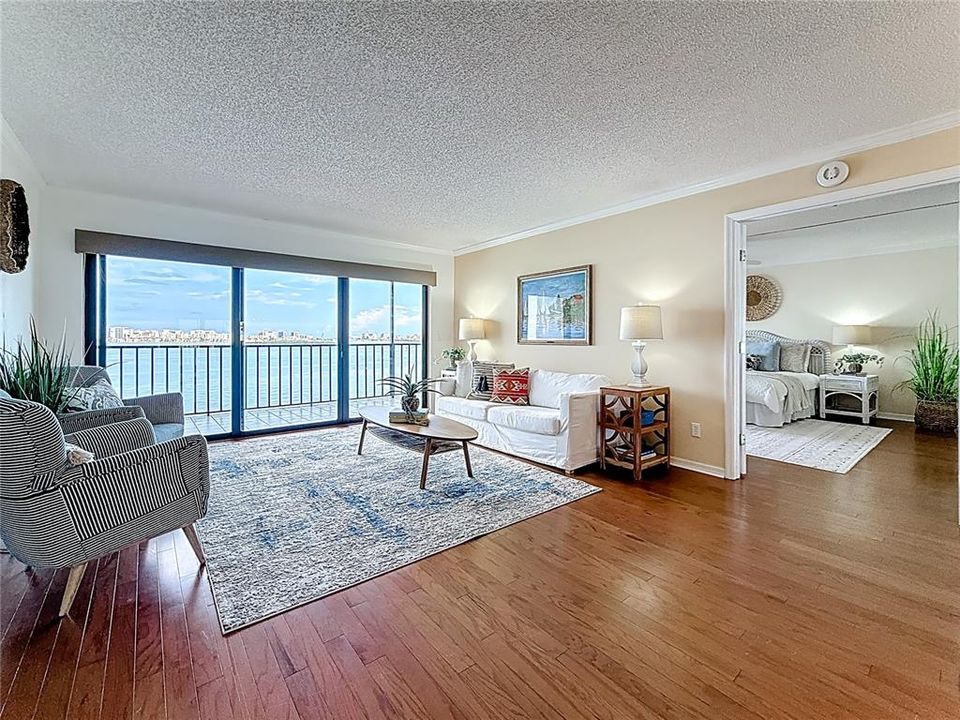 En Venta: $874,900 (2 camas, 2 baños, 2170 Pies cuadrados)