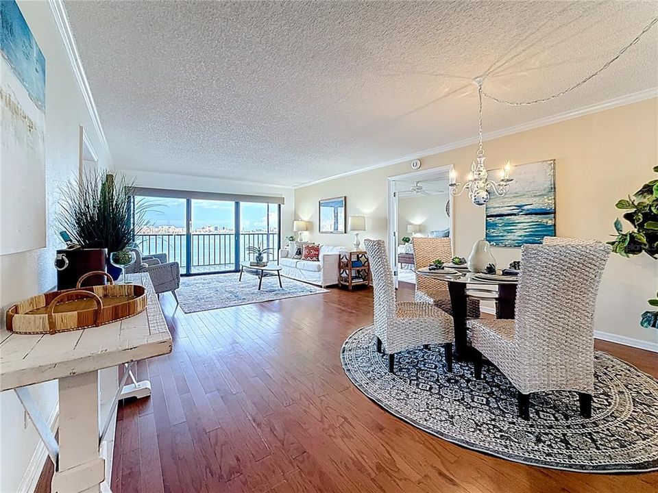 En Venta: $874,900 (2 camas, 2 baños, 2170 Pies cuadrados)