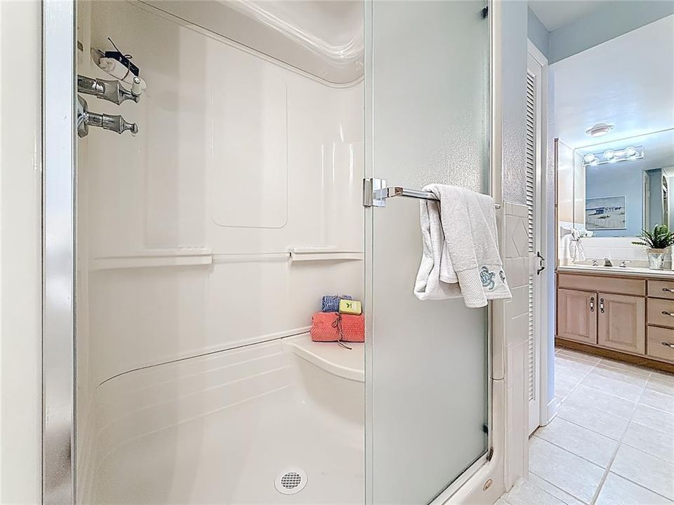 En Venta: $874,900 (2 camas, 2 baños, 2170 Pies cuadrados)