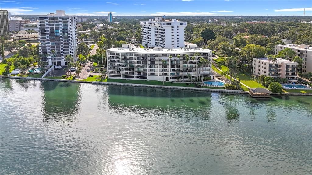 En Venta: $874,900 (2 camas, 2 baños, 2170 Pies cuadrados)