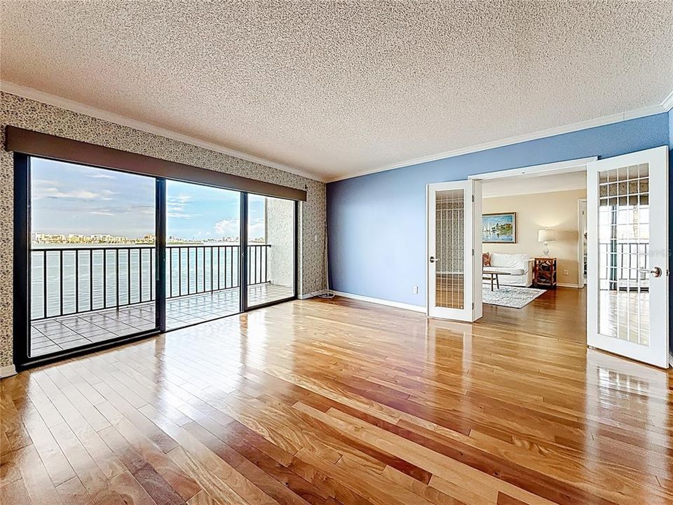 En Venta: $874,900 (2 camas, 2 baños, 2170 Pies cuadrados)