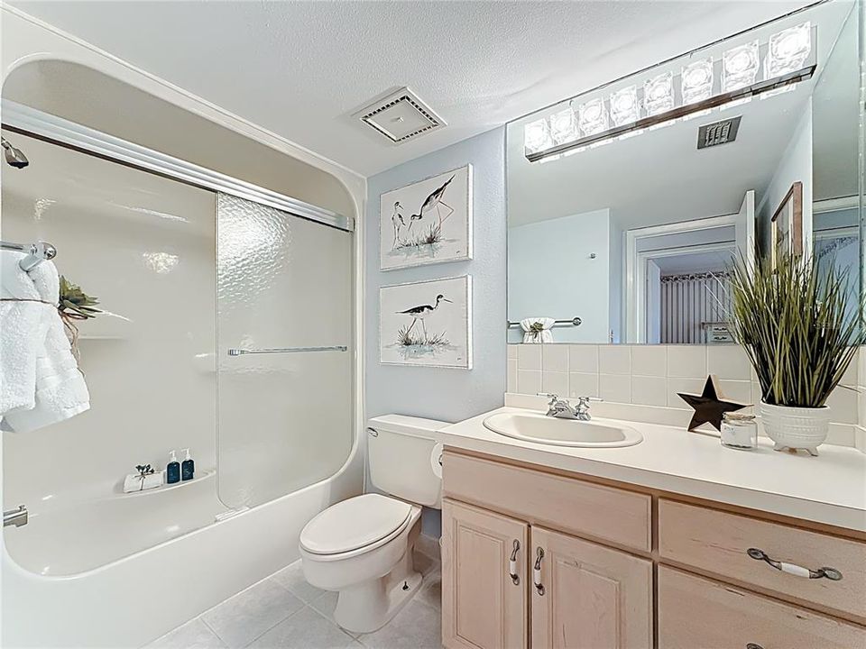 En Venta: $874,900 (2 camas, 2 baños, 2170 Pies cuadrados)