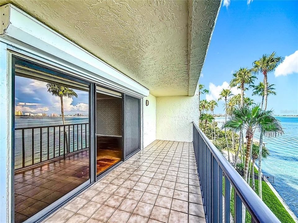 En Venta: $874,900 (2 camas, 2 baños, 2170 Pies cuadrados)