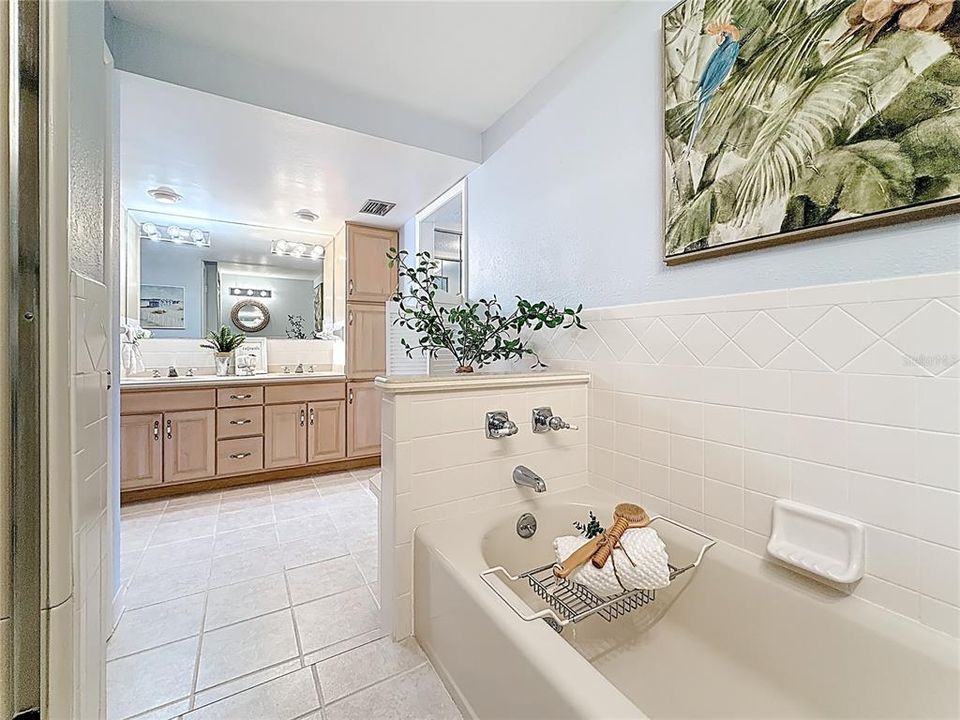 En Venta: $874,900 (2 camas, 2 baños, 2170 Pies cuadrados)