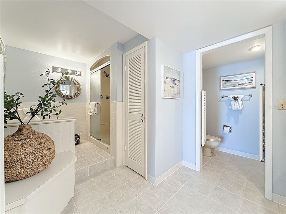 En Venta: $874,900 (2 camas, 2 baños, 2170 Pies cuadrados)