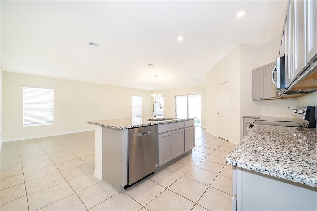 En Renta: $2,300 (3 camas, 2 baños, 1666 Pies cuadrados)