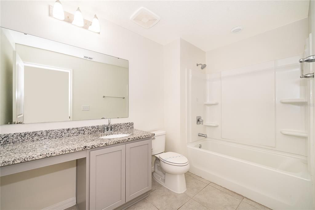 En Renta: $2,300 (3 camas, 2 baños, 1666 Pies cuadrados)