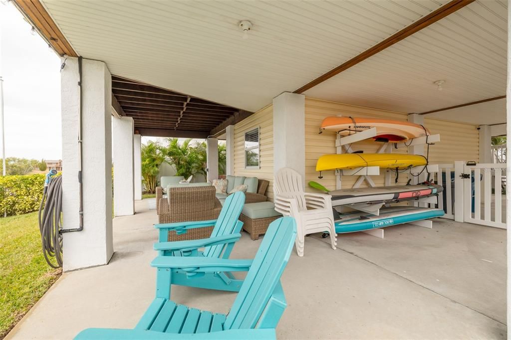 Active With Contract: $639,000 (3 beds, 2 baths, 1768 Square Feet)