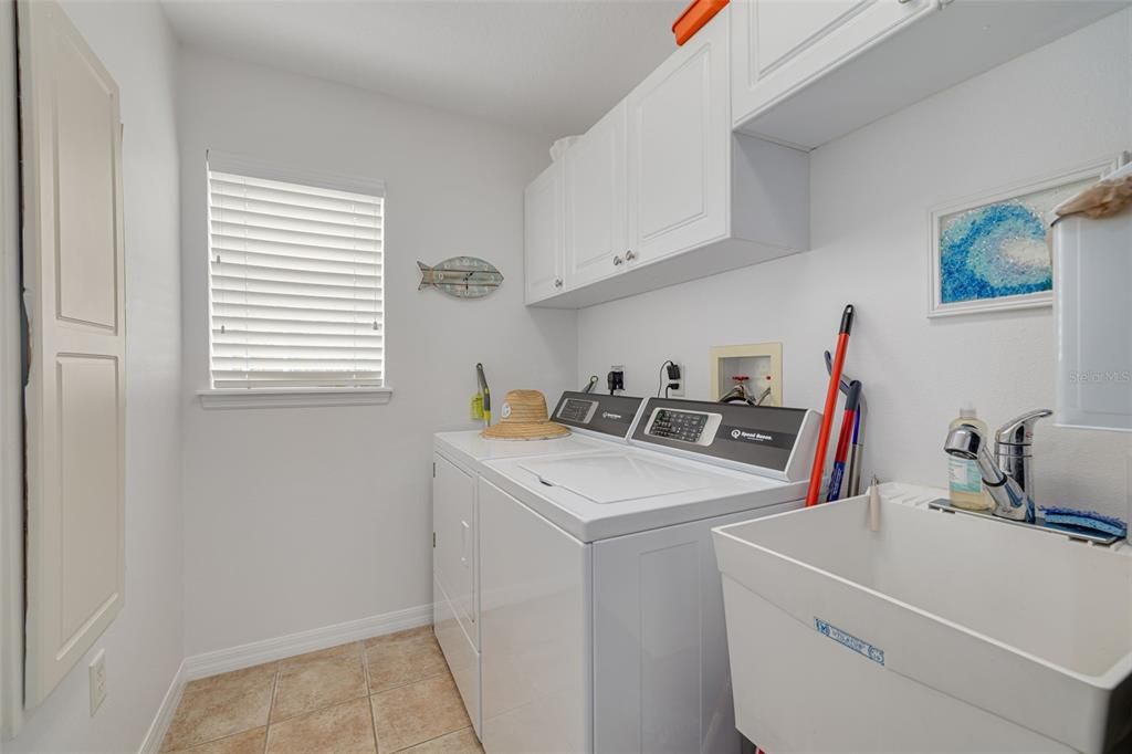 Active With Contract: $639,000 (3 beds, 2 baths, 1768 Square Feet)
